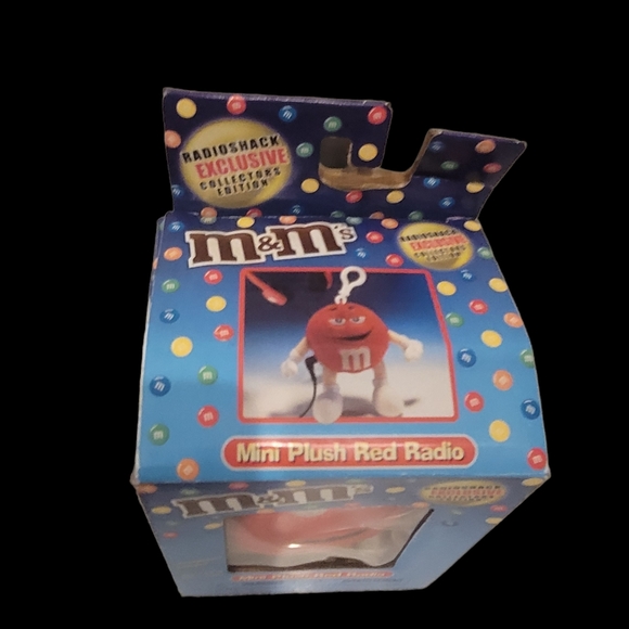 M&M Radioshack Exclusive Collector's Mini Plush Red FM Scan - Picture 10 of 12
